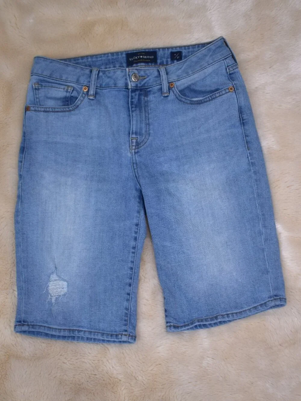 Lucky Brand Bermuda Denim Shorts Size 4/27 Light Wash Distressed Stretch Jean
